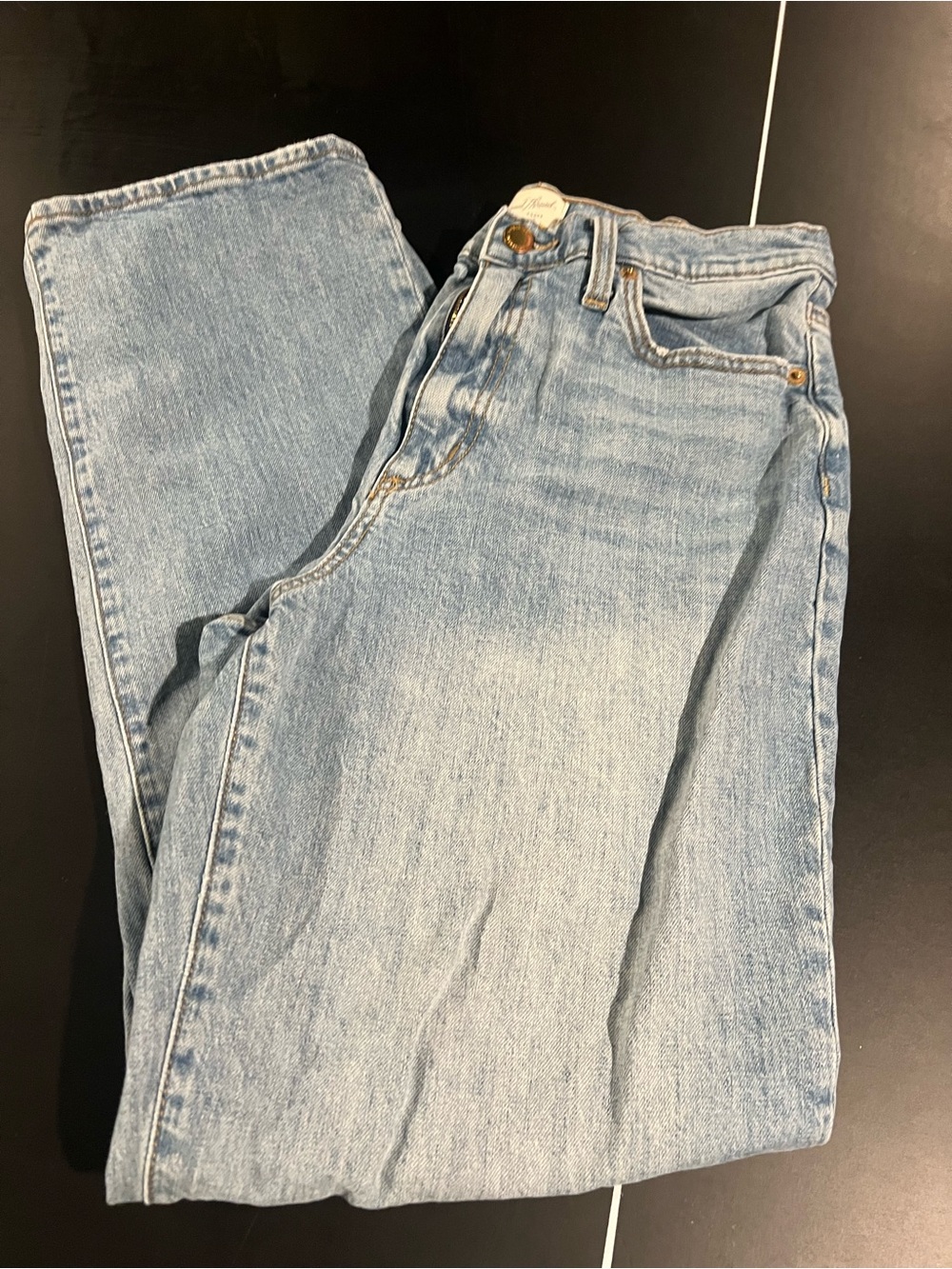Universal Thread Light Wash Straight Leg Jeans